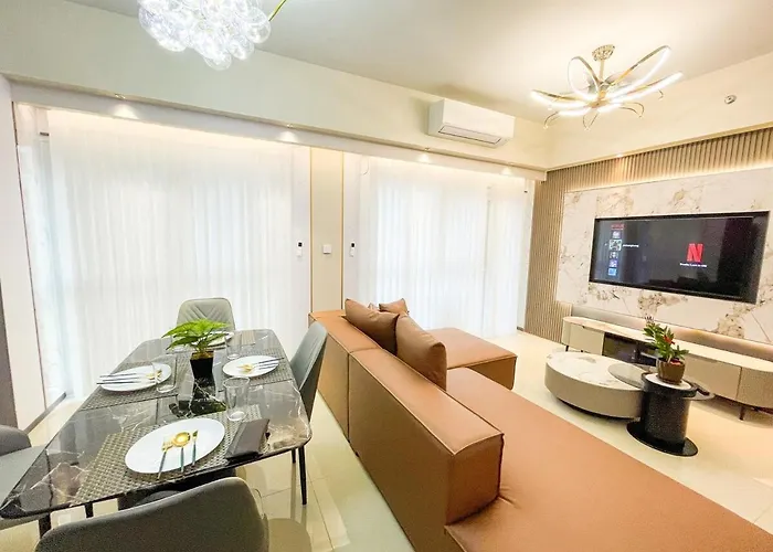 Cozy 3br In Bay Near Okada Ii 12pax